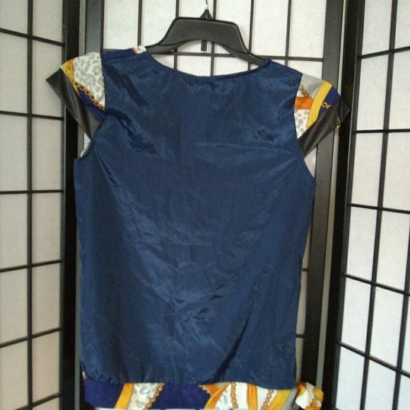 NWT Asian Brand Boutique Blouse size Medium - Picture 2 of 7